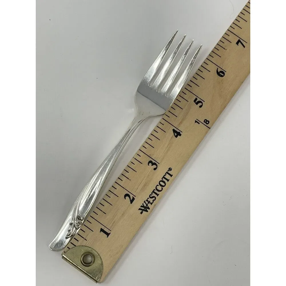 International Rogers EXQUISITE Silverplate 1957 Salad Forks 6 1/8” Set Of 4
